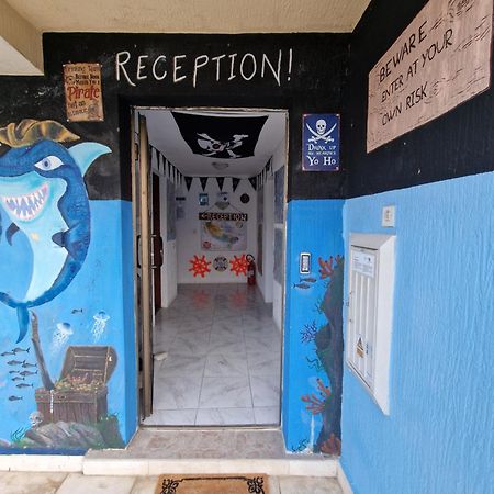울친 Pirate Backpackers 호스텔 외부 사진